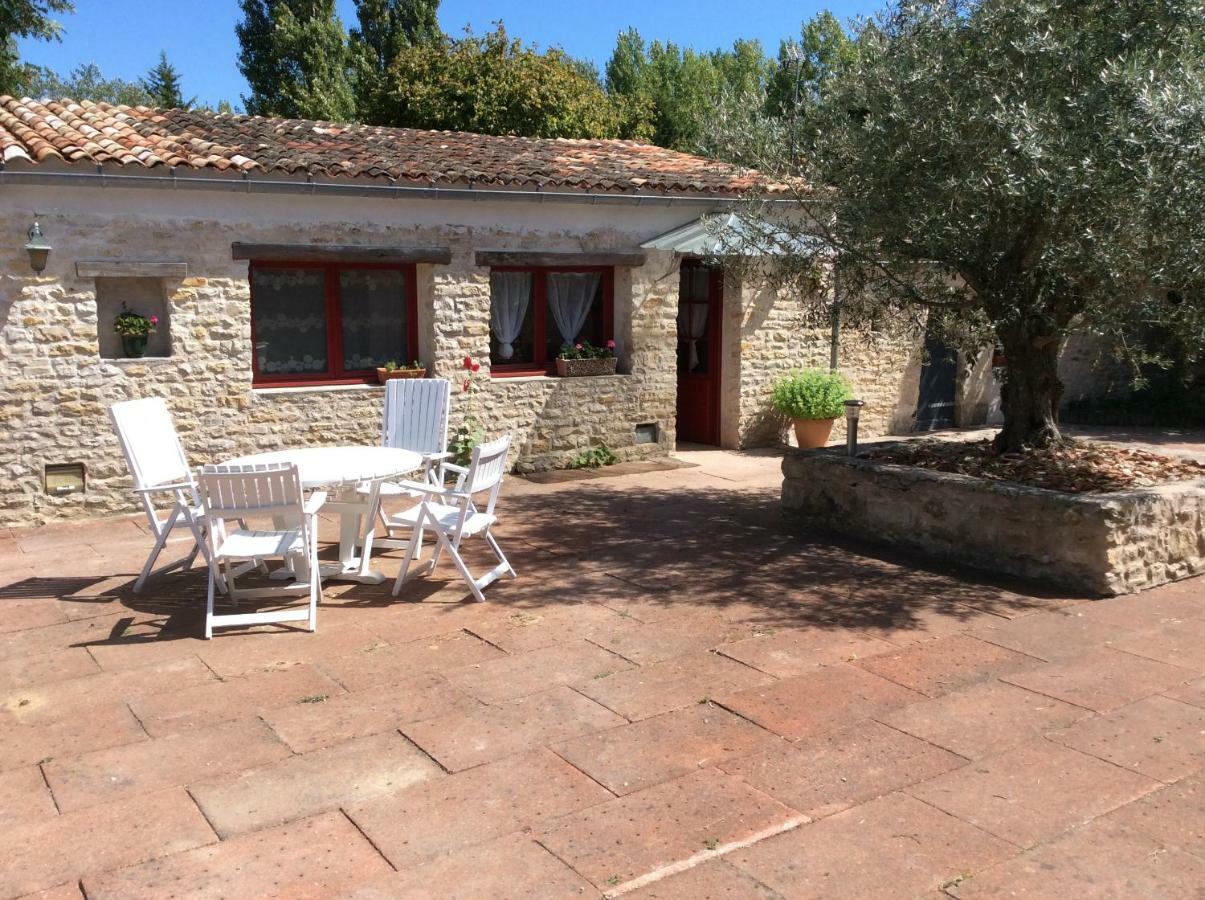Villa La Ferme De Fossillon Marans  Exterior foto